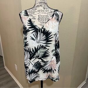 Dressbarn Black and White Palm Print Tank Top